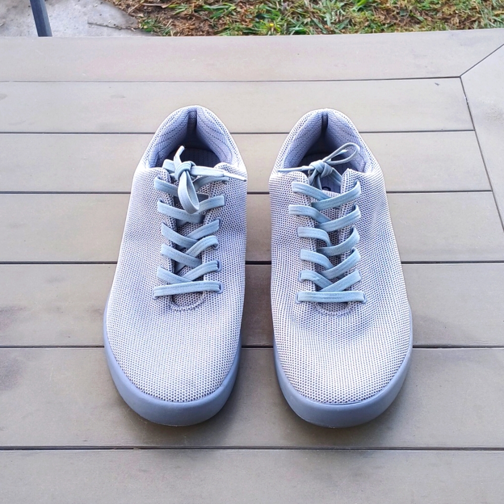 Atoms Sneakers
